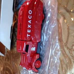 1939. Dodge Airflow Texaco Bank